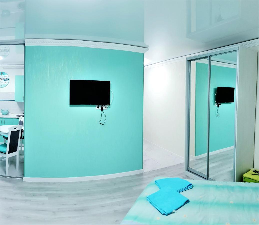 Tiffany In The Center Apartment
